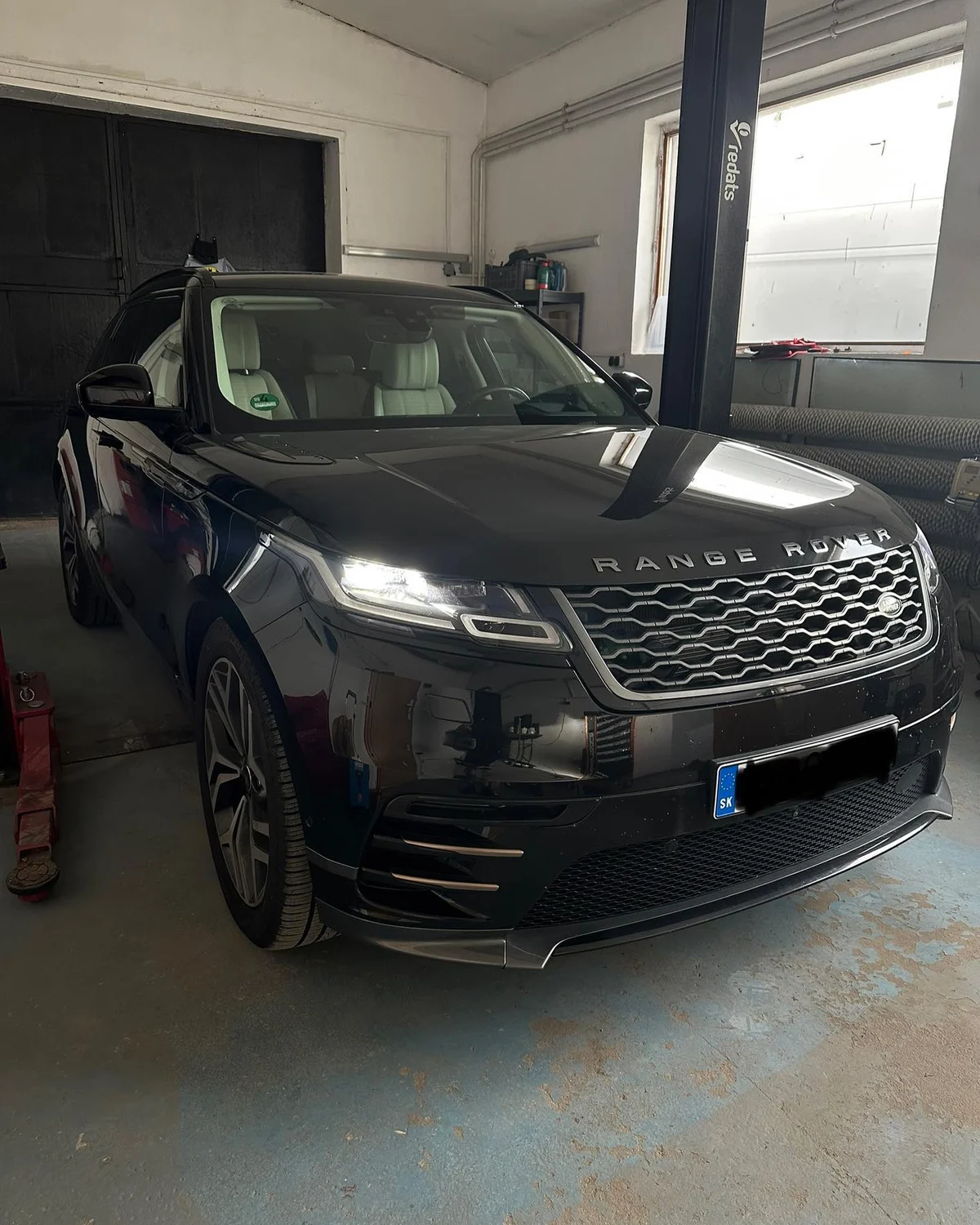 Range Rover Velar v dielni AZ Cars Electronic